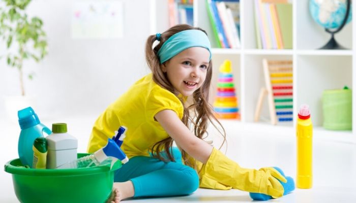 Как приобщить ребенка к помощи в домашних делах